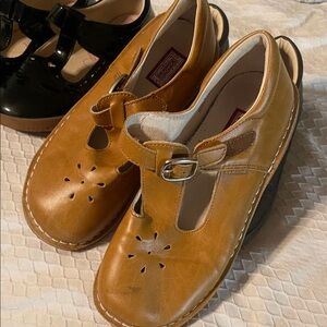 Lamont girls youth Tan Leather T-Strap with Buckle